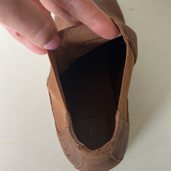 Frye Leather Chelsea Booties NWOT Size 7.5 - Picture 6 of 6